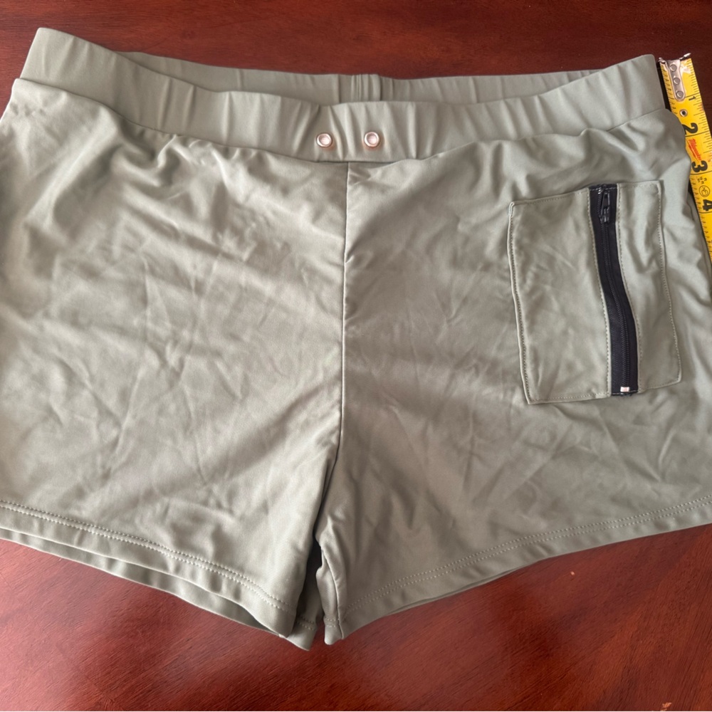Men's Athletic Shorts with Zipper Pocket